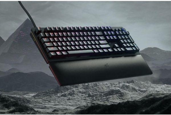 Razer Huntsman V2 Gaming Keyboard, Analog Optical Switches, Black
