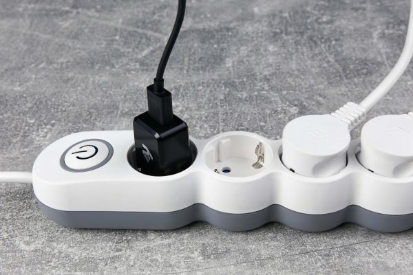 2E power strip Plus 5XSchuko switch, 3G*1.0mm2, 3m, white