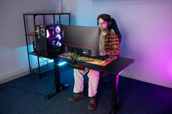 2E GAMING Table KIRIN RGB, 136х60x71/76/81cm, black 2E-GT-KIR-BK