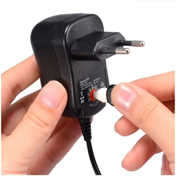 Universal Adapter 30W Power Wall Plug-in Adapter with 5V 2.1A USB Port, Tips: 6 PCS, Cable Length: About 1.2m